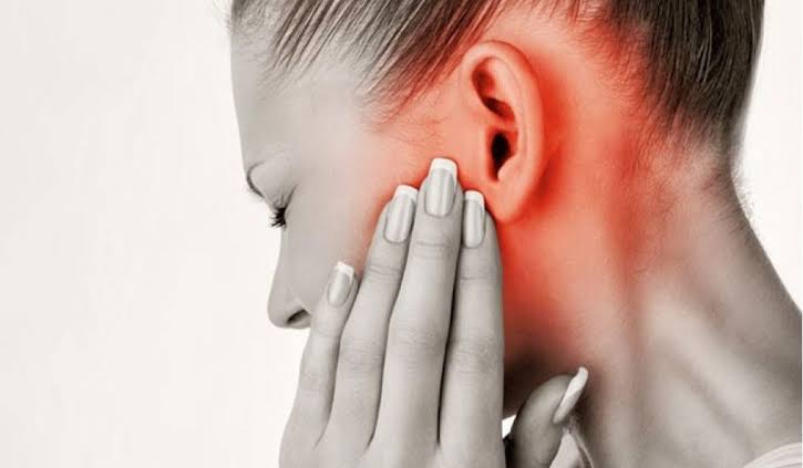 أسباب وأعراض ضغط الأذن